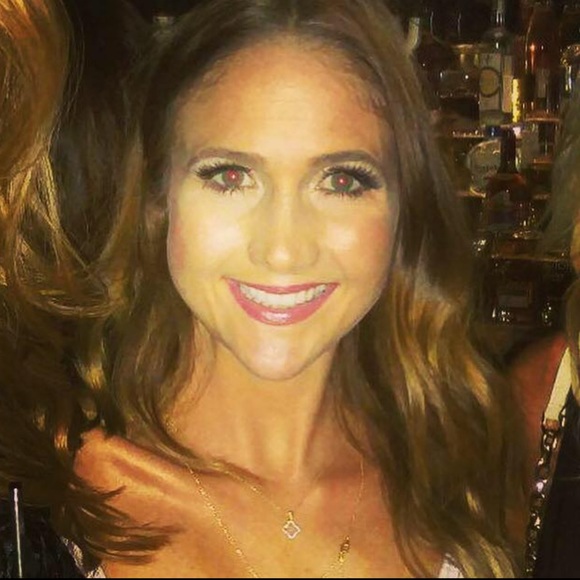 Meet your Posher, Jenna - Picture 2 of 2